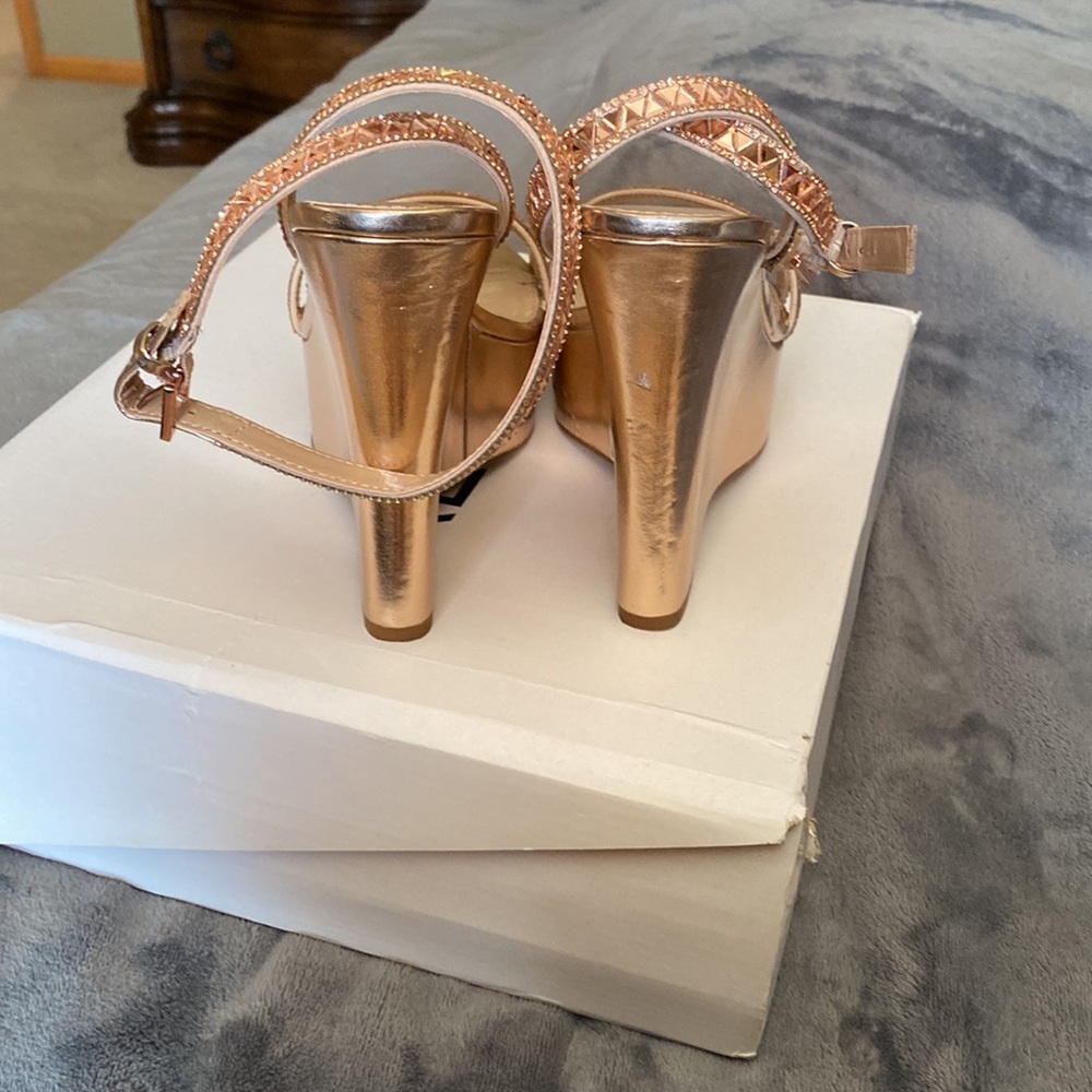 Sandals - Picture 3 of 7